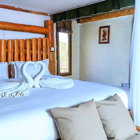 Samburu Elephant Lodge Isiolo Bagian luar foto